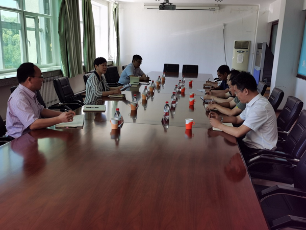 5月29日，徐秀芝局长与新疆农垦科学院优秀科技工作者代表座谈，听取意见建议